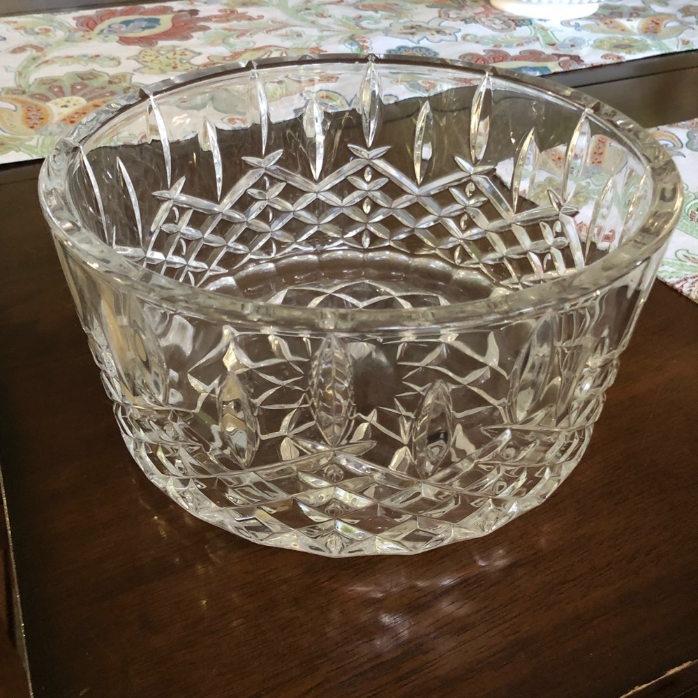Beautiful lead crystal bowl!
